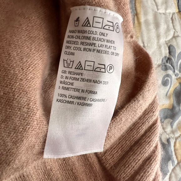 Isaac Mizrahi Love Cashmere Women's 100% Cashmere Turtleneck Sweater, Large - Picture 8 of 9